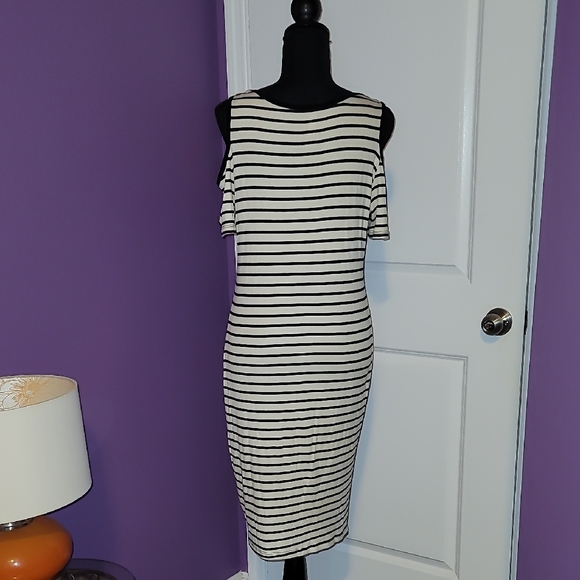 Black and White Cold Shoulder Sheath Midi Dress Sz: M - Picture 5 of 8